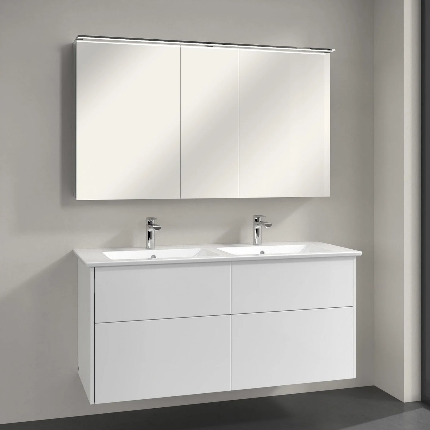 Villeroy & Boch Finero Waschtischunterschrank 130 cm mit Doppelwaschtisch und Spiegelschrank, 4 Auszüge